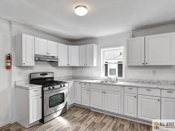 27 Drummond Ave, Fords, NJ 08863