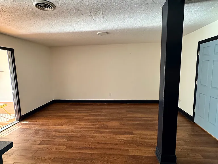 1870 Hart St #8 — Photo 4
