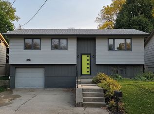 38 Perry Ln, Sioux City, IA 51104