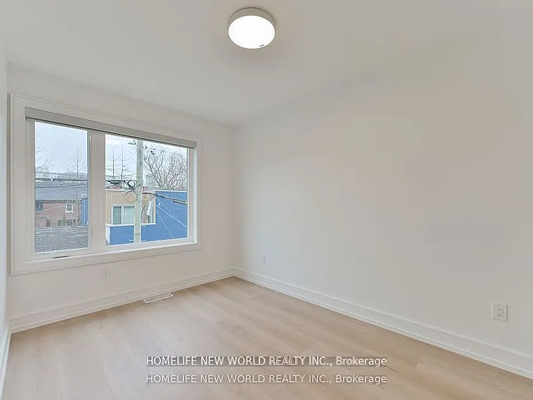 995 Dufferin St #LANEWAY — Photo 20