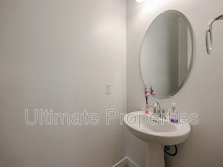 28422 N 131st Dr — Photo 11