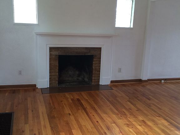 2nd image of 627 Jefferson St