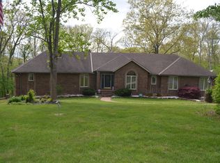 2502 W Canyonwood Ct, Nixa, MO 65714