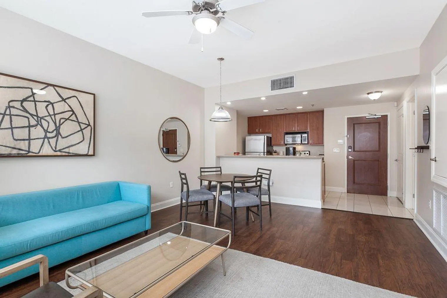 1 bed, 2.0 bath, 430 sqft, $4,162 — Photo 3
