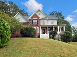 5769 Chateau Glen Dr, Hoschton, GA 30548