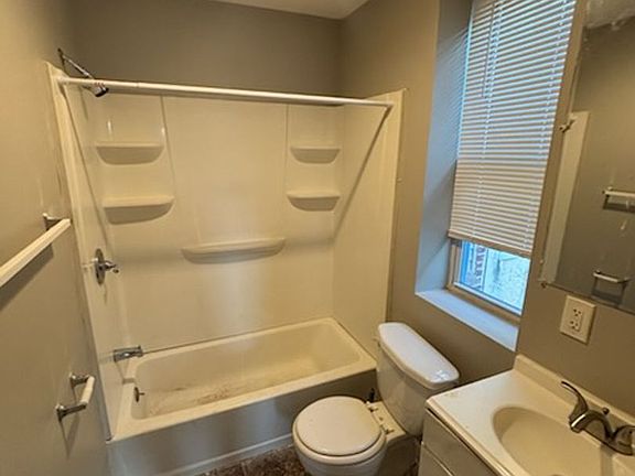 5th image of 2022 E Orleans St Floor 2