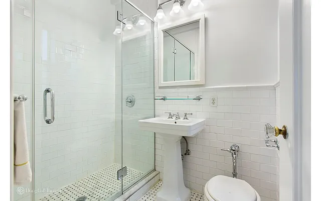 Sold by Douglas Elliman | media 16