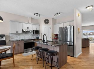 42 Hamptons Line NW, Calgary, AB T3A5V9