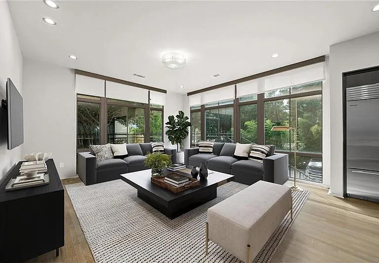 721 Longleaf Dr NE #6 — Photo 3