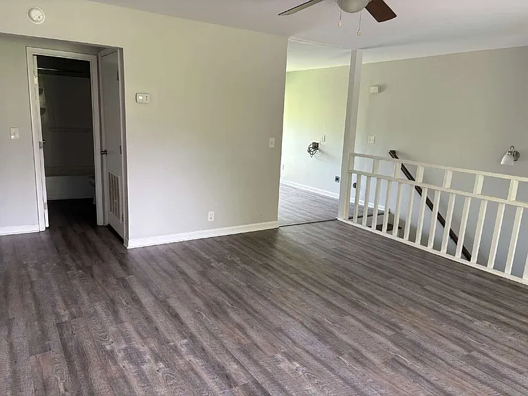 208 Woodcreek Dr #B-8 — Photo 22