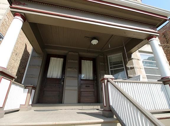 2nd image of 210 N Marion St #2