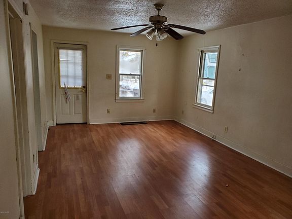 2nd image of 974 Ramona Ave