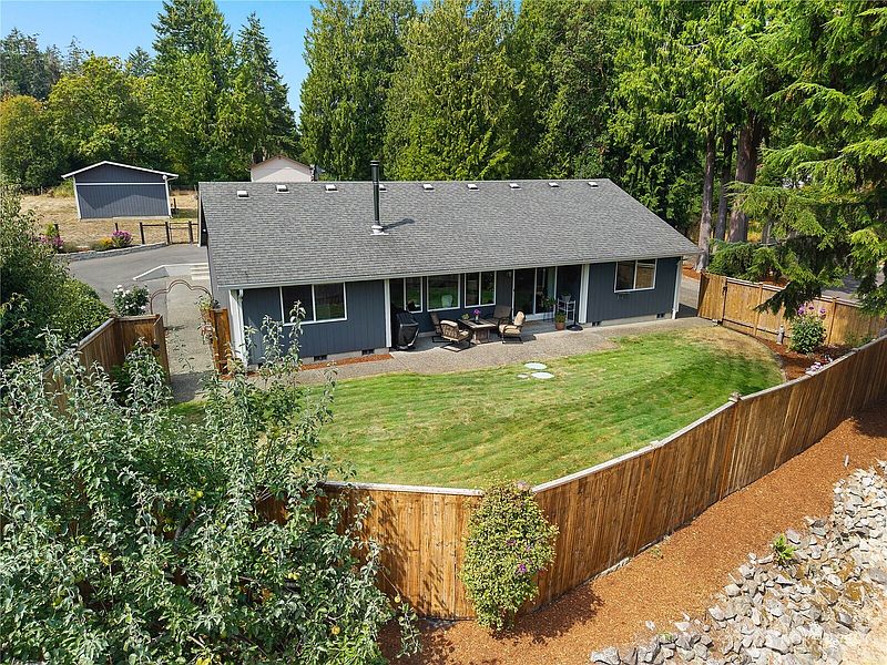 5th image of 6424 75th Avenue NE