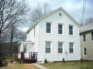 46 2nd St, Hoosick Falls, NY 12090