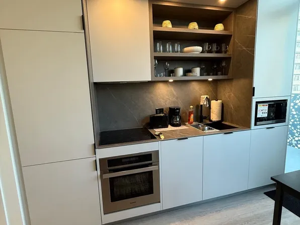 50 Charles St E, Toronto, ON