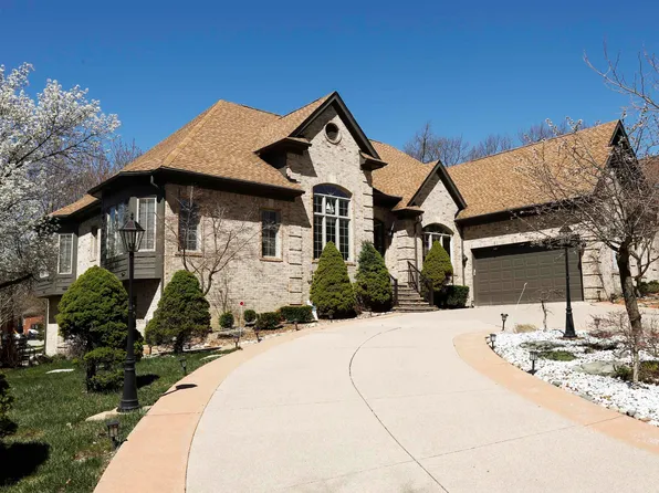 3169 Paramount Ln, Auburn Hills, MI 48326