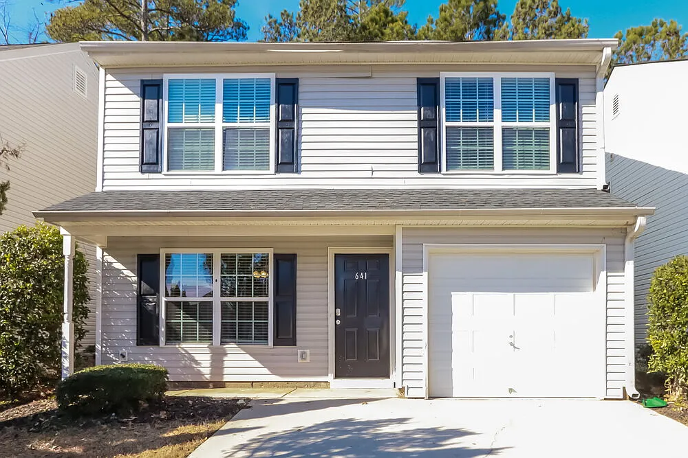 3 bed, 2.5 bath, 1398 sqft, $2,570 — Photo 1