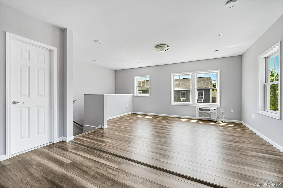 Building Photo - 108 N Kensico Ave #2B