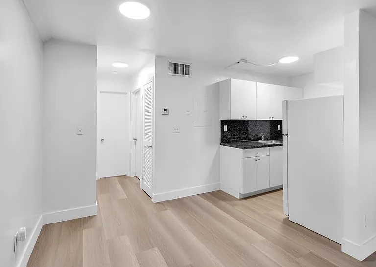 7720 N Miami Ave #208 — Photo 8
