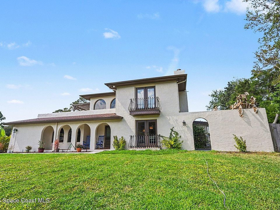 1st image of 3900 Hidden Hills Dr