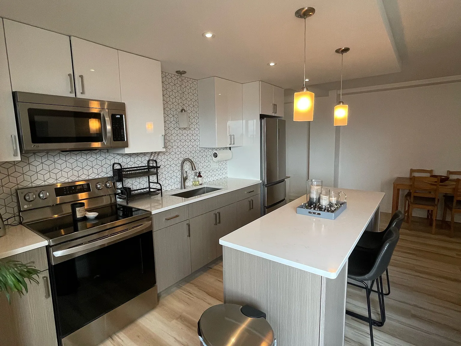 1 bed, 688 sqft, $1,800 — Photo 3