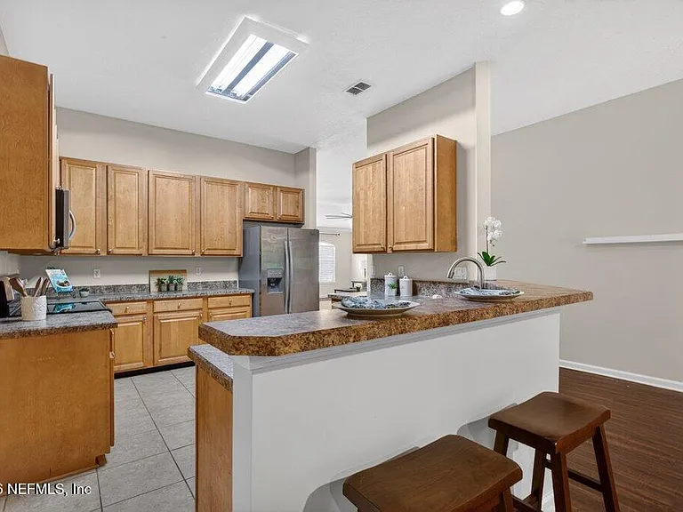 1634 Majestic View Ln — Photo 17