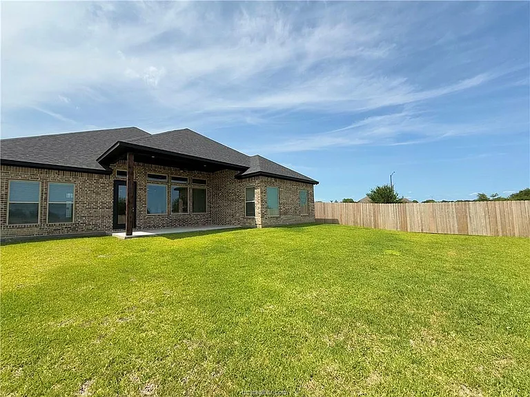 4205 Skylar Dr — Photo 25