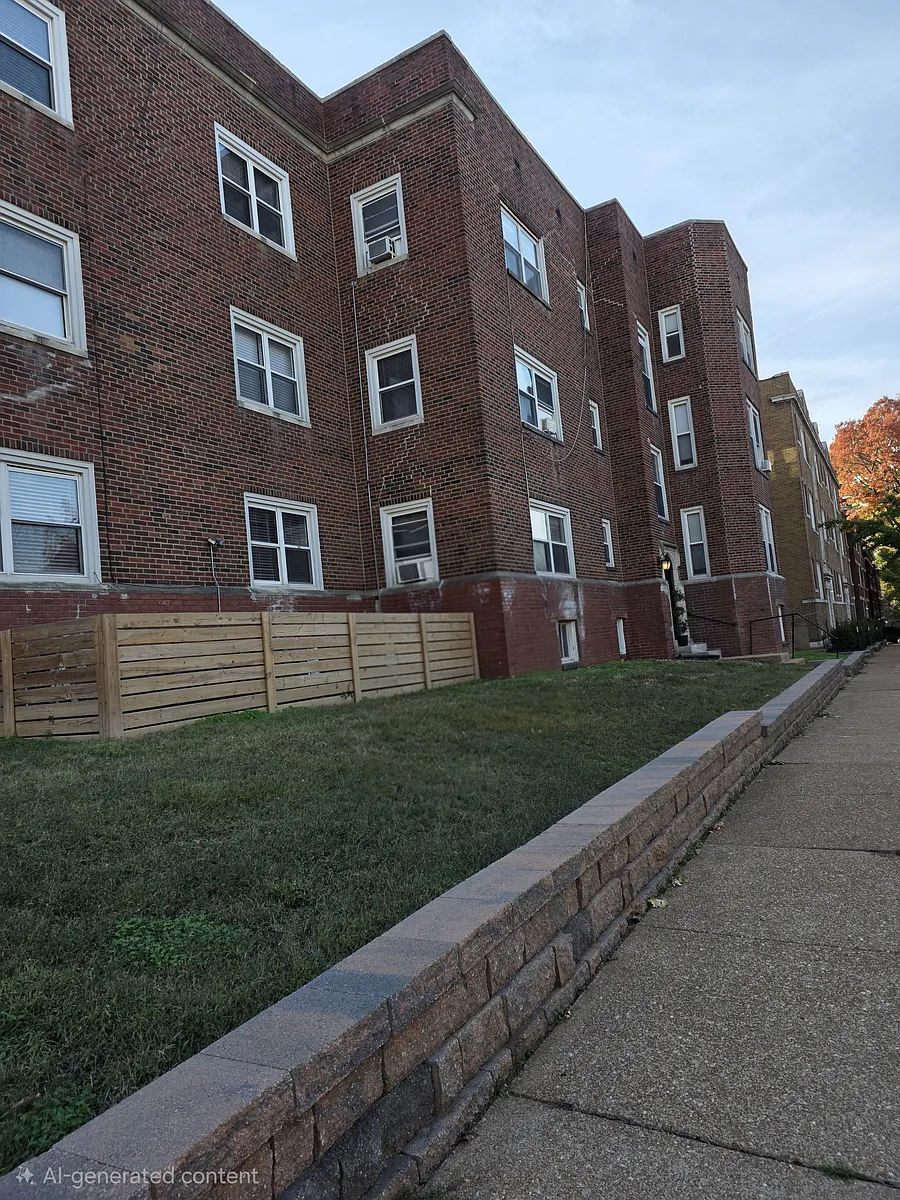 Building Photo - 6302 N Rosebury Ave #1-W