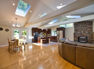 8 Silvermine Rd, Boxford, MA 01921