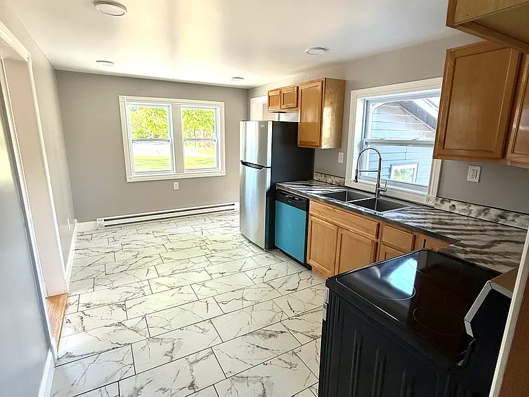 112 Old Glenwood Rd #2 — Photo 8