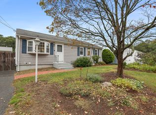 14 Standish Ave, Wareham, MA 02571