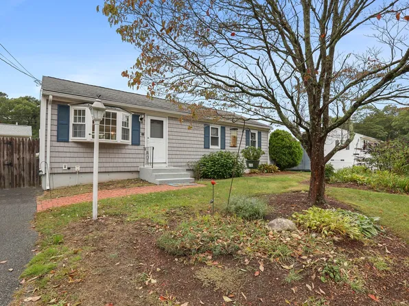 14 Standish Ave, Wareham, MA 02571
