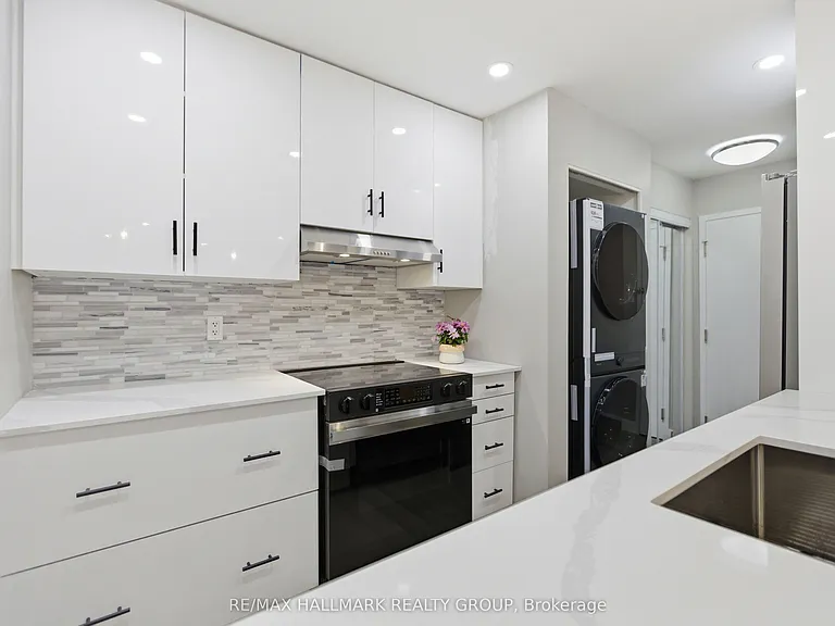 218 Viewmount Dr #216 — Photo 8