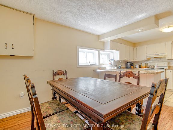 5th image of 13 Brooklyne Rd