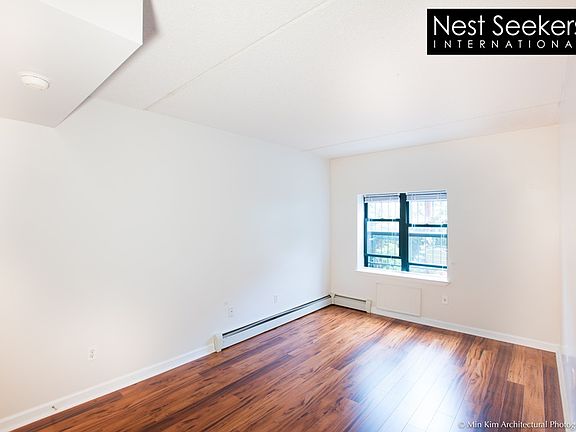 4th image of 64 E 119th St Fl 1