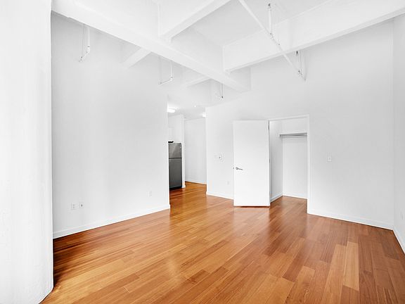 5th image of 184 Kent Ave APT D518