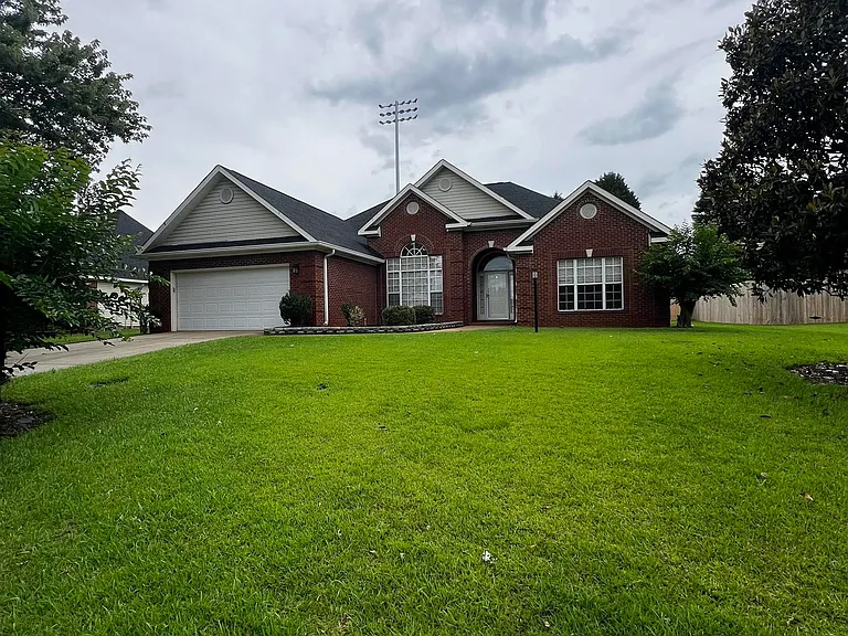 306 Hummingbird Ln — Photo 2