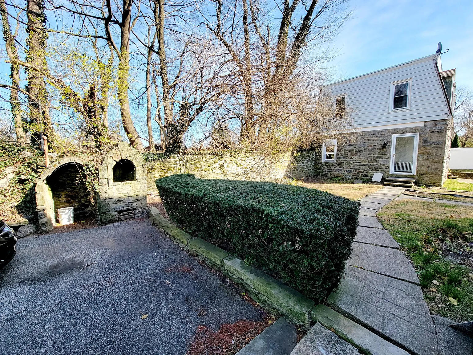 2 bed, 1.5 bath, 1200 sqft, $2,400 — Photo 2