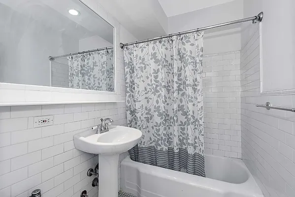 Sold by SBNY RE | media 6