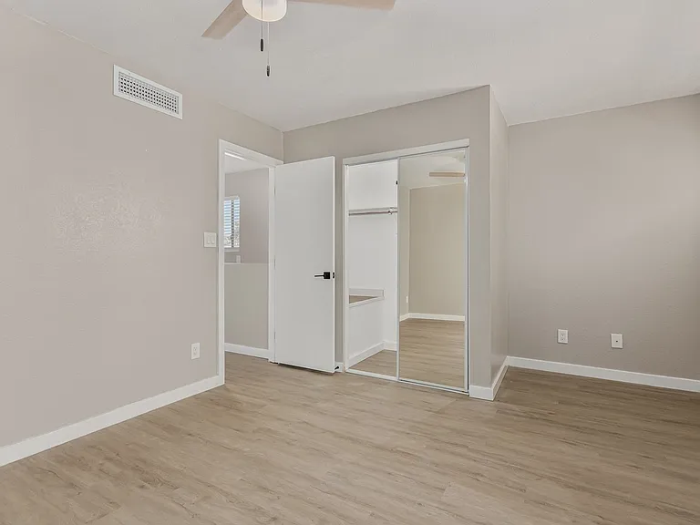 736 S Farmer Ave — Photo 12