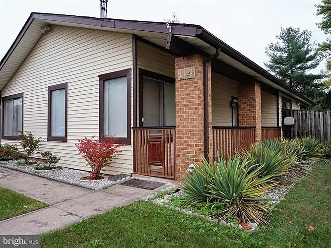 114 Harvest Ln photo 1