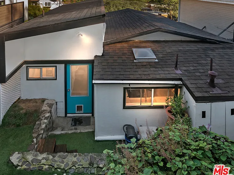 1653 N Beverly Glen Blvd — Photo 21