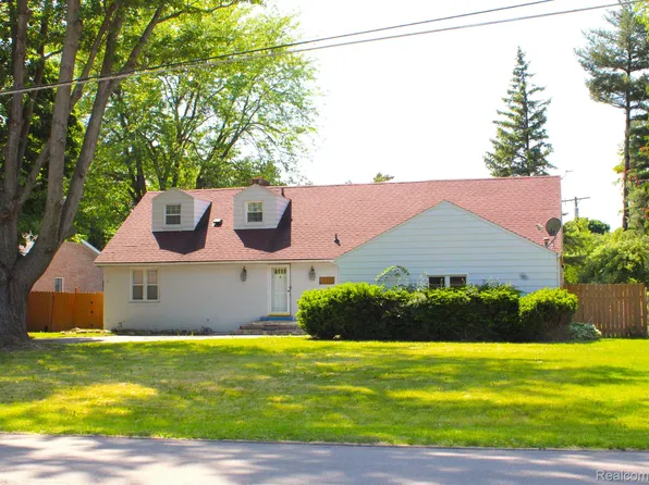 3224 Circle Dr, Flint, MI 48507