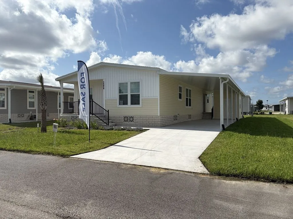 3 bed, 2.5 bath, 1456 sqft, $1,699 — Photo 3