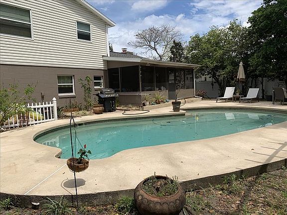 3rd image of 4737 Mesa Verde Dr