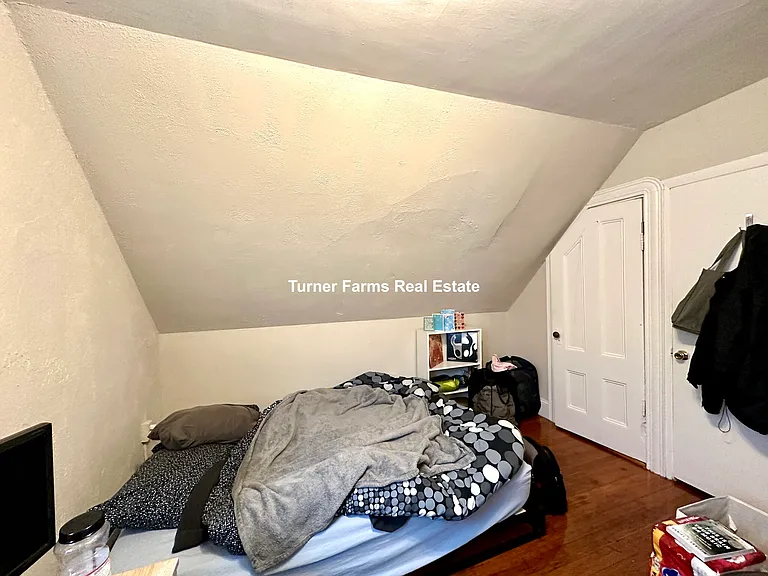 32 Gordon St #3 — Photo 2