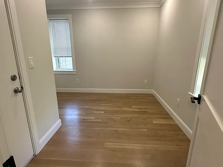 47 Englewood Ave #8 — Photo 9