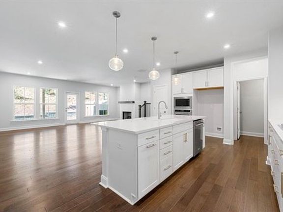 5th image of 118 Briargate Dr