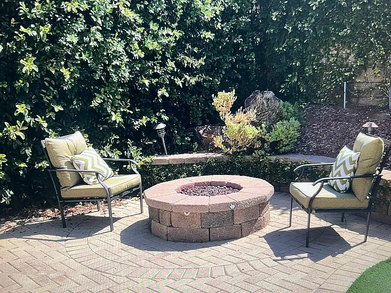 604 Allison Ln — Photo 8