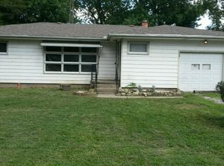 325 S Main St, Rankin, IL 60960